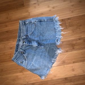 Wrangler Distressed shorts